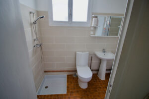 Downstairs main bathroom